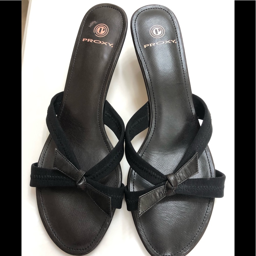 Proxy Black Strappy Low Heels NWOT